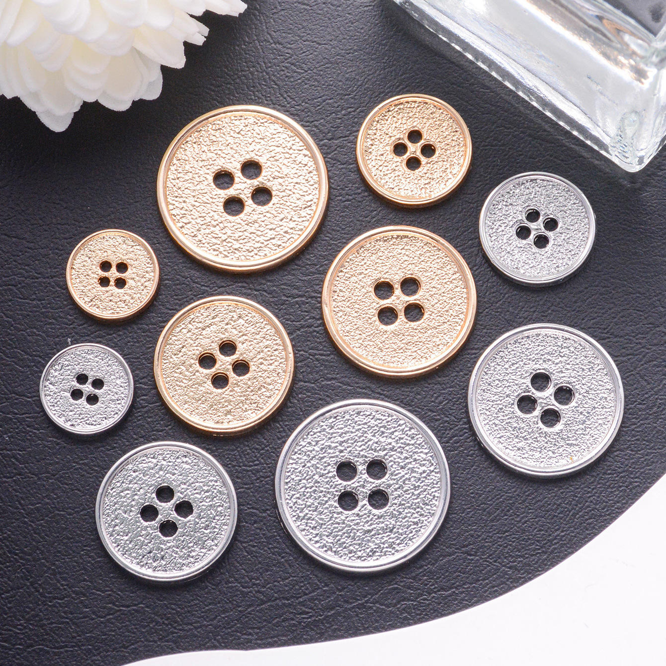 4-Hole Sewing Buttons -2.jpg