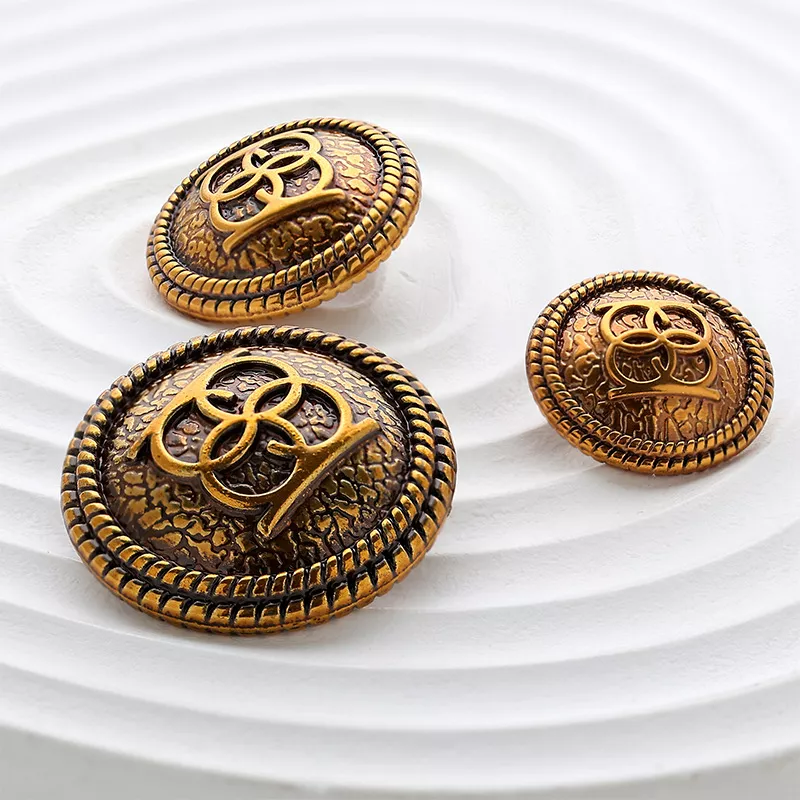 vintage-antique-gold-crown-metal-buttons.png